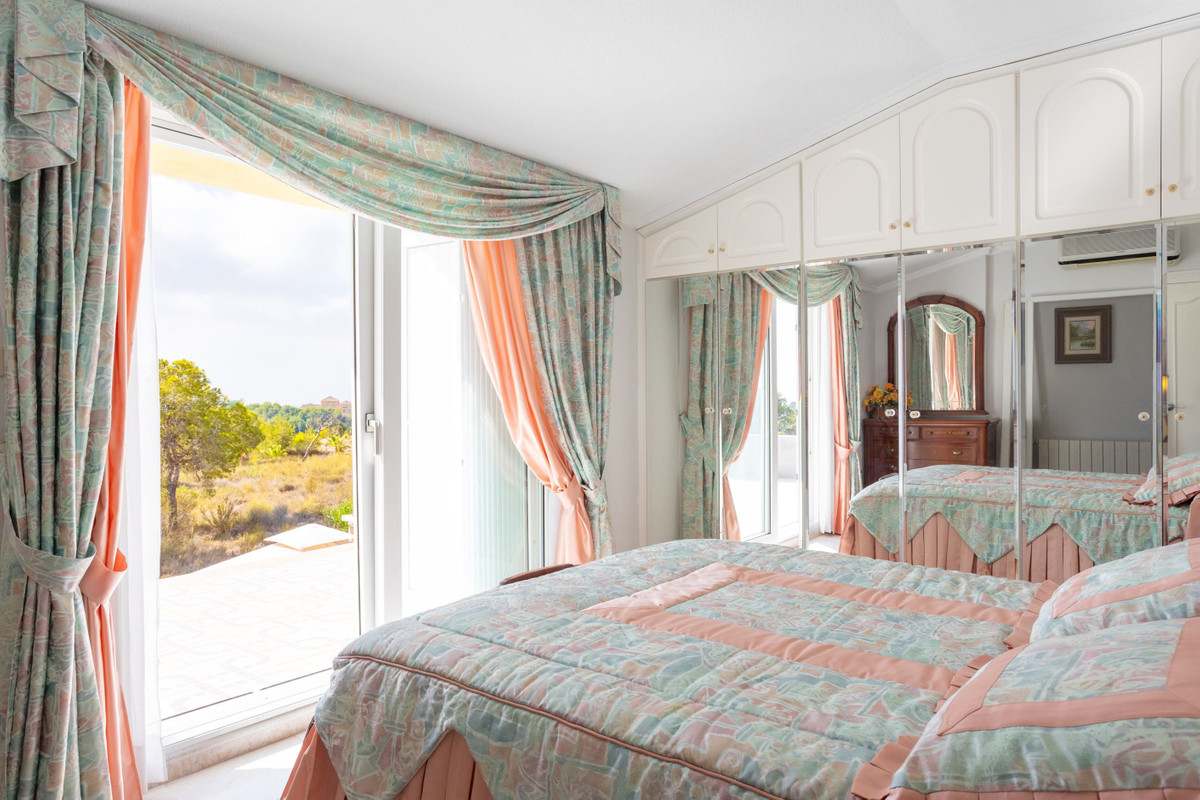 Huis te koop in Villamartin | 4 slaapkamers H5355544