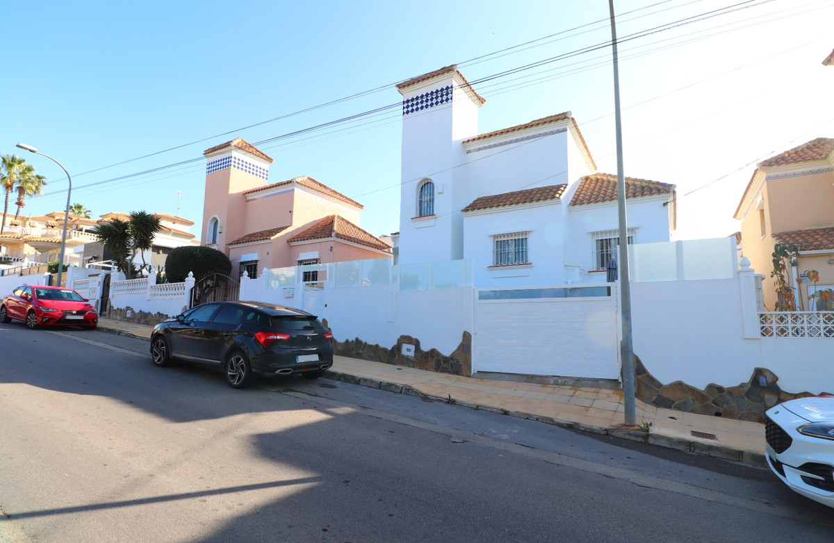 Huis te koop in Villamartin | 4 slaapkamers H5364334