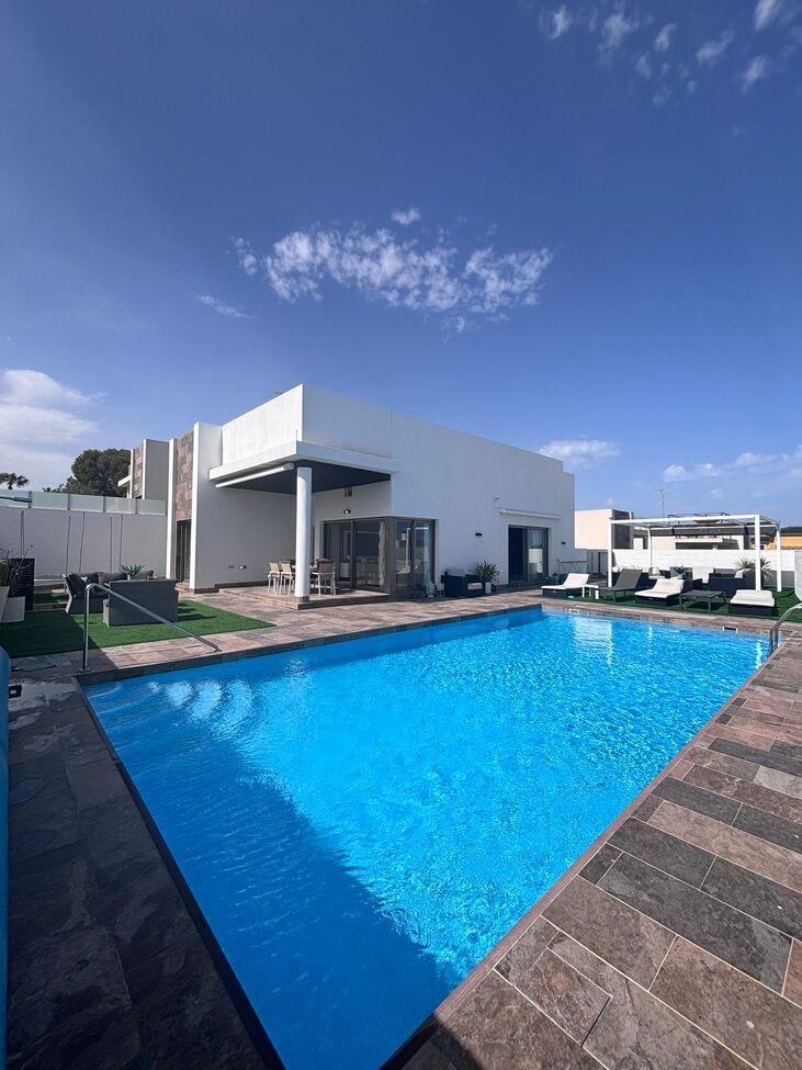 Huis te koop in Villamartin | 5 slaapkamers H5366326