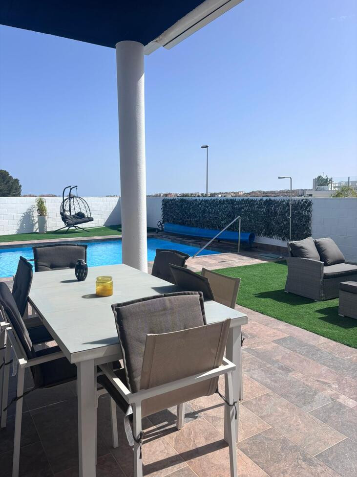 Huis te koop in Villamartin | 5 slaapkamers H5366326