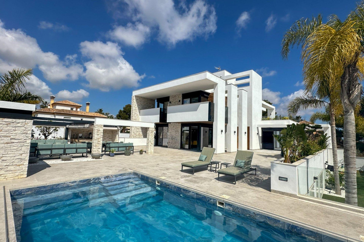 Huis te koop in Villamartin | 4 slaapkamers H5372506