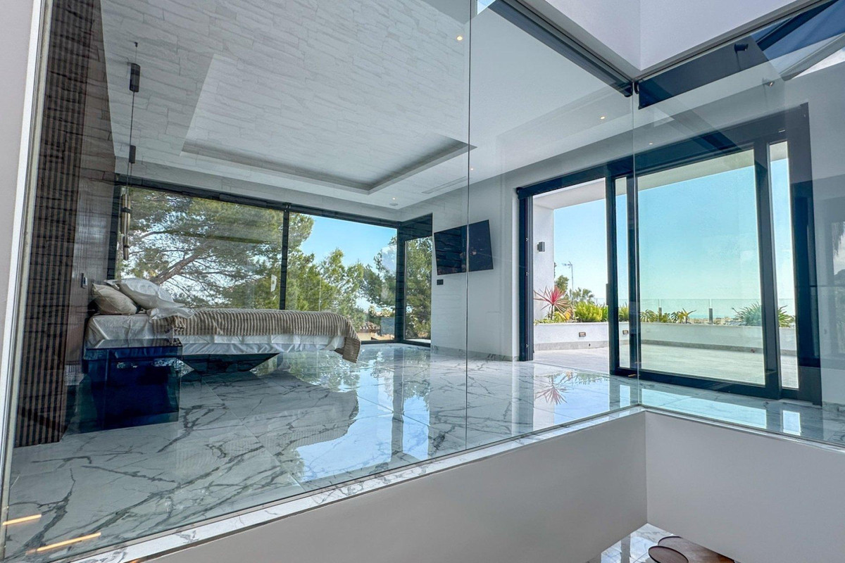 Huis te koop in Villamartin | 4 slaapkamers H5372506