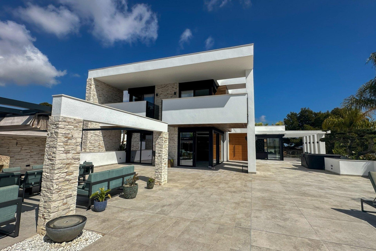 Huis te koop in Villamartin | 4 slaapkamers H5372506