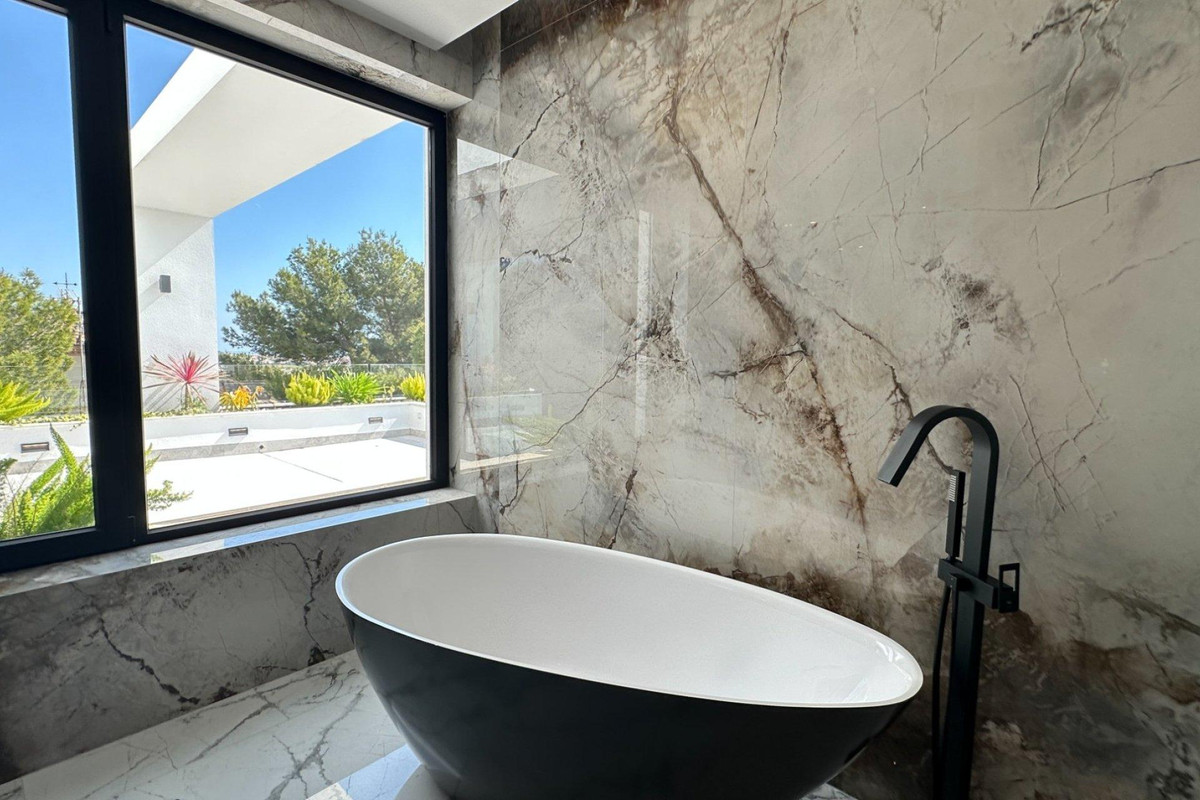 Huis te koop in Villamartin | 4 slaapkamers H5372506