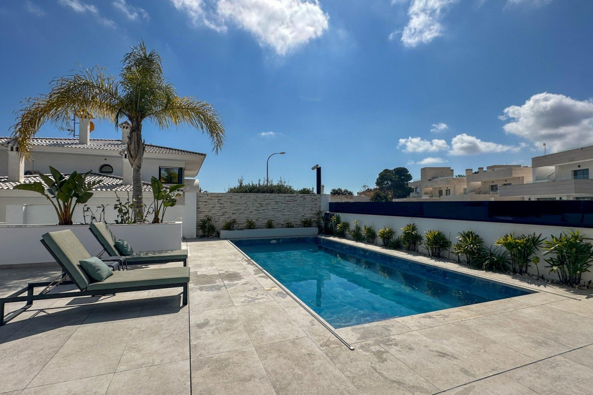 Huis te koop in Villamartin | 4 slaapkamers H5372506