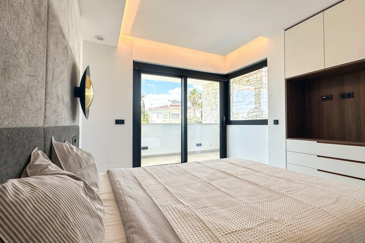 Huis te koop in Villamartin | 4 slaapkamers H5372506