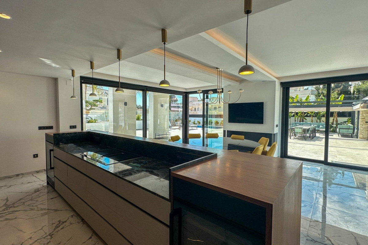 Huis te koop in Villamartin | 4 slaapkamers H5372506
