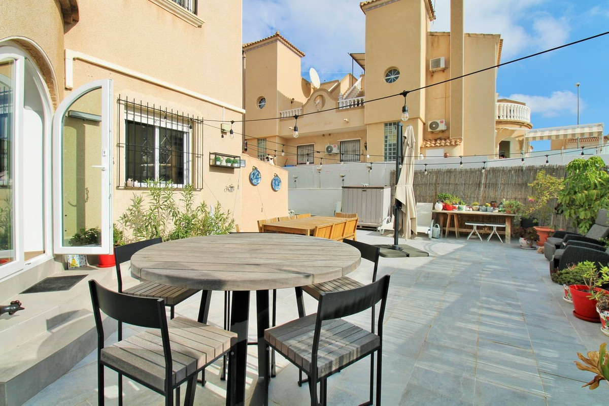 Appartement te koop in Villamartin | 2 slaapkamers H5406628