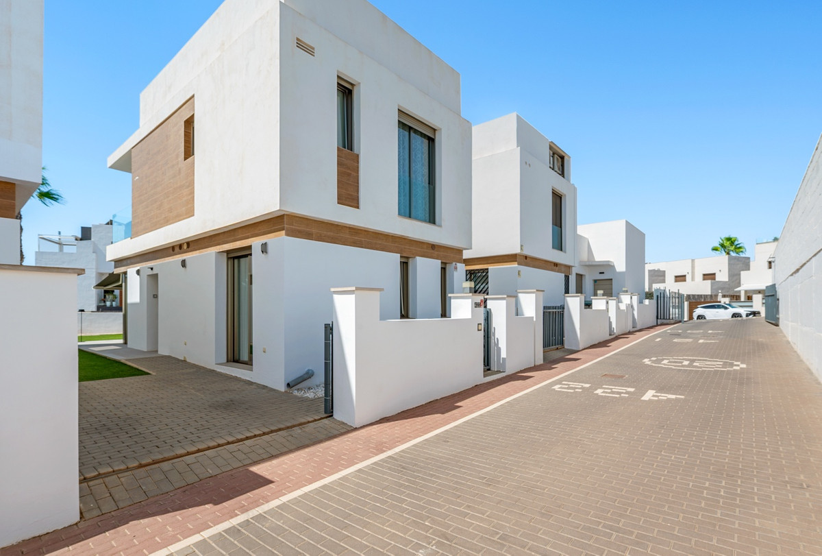 Huis te koop in Villamartin | 3 slaapkamers H5483806