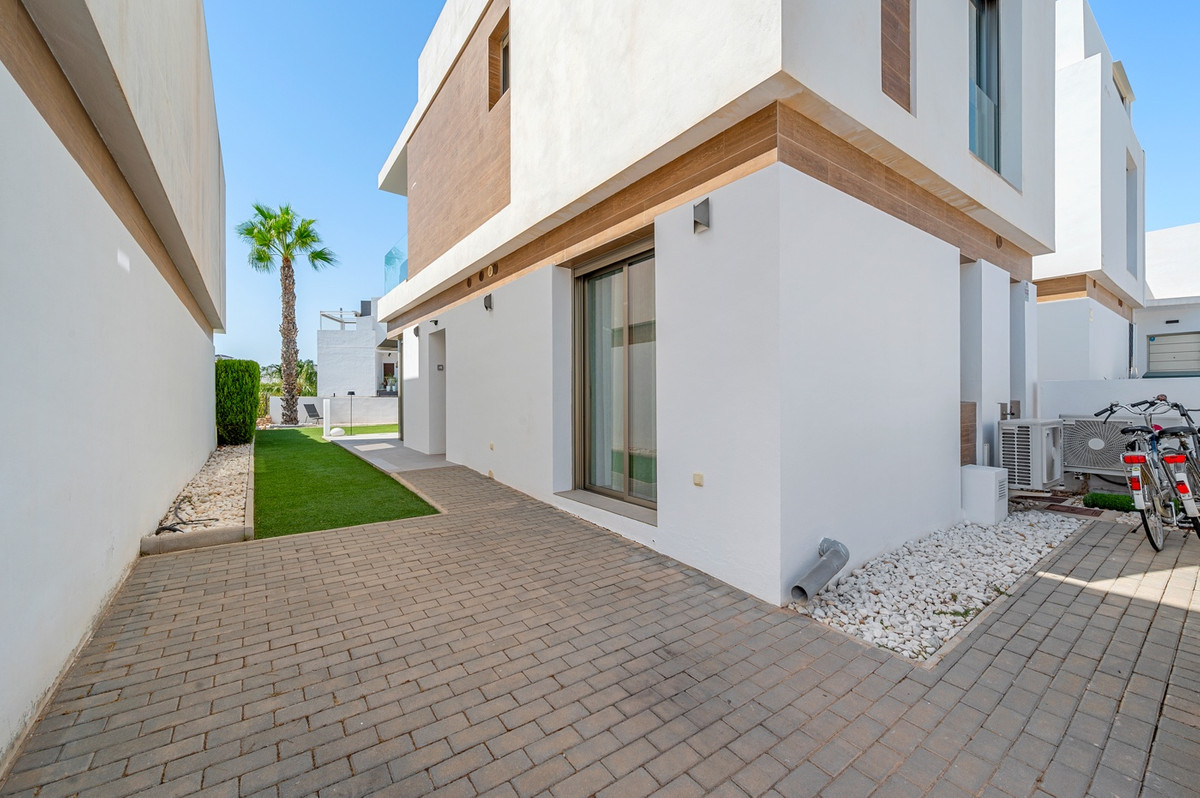 Huis te koop in Villamartin | 3 slaapkamers H5483806