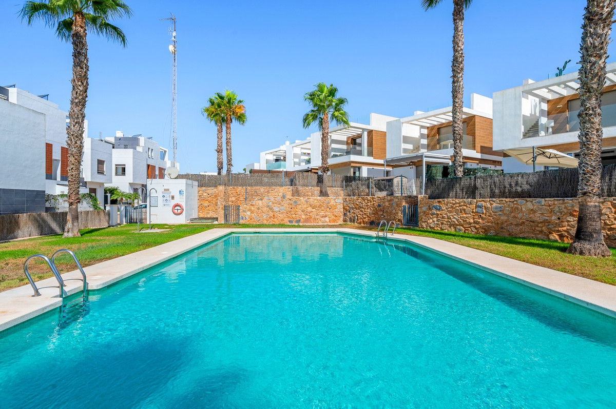 Huis te koop in Villamartin | 3 slaapkamers H5483806