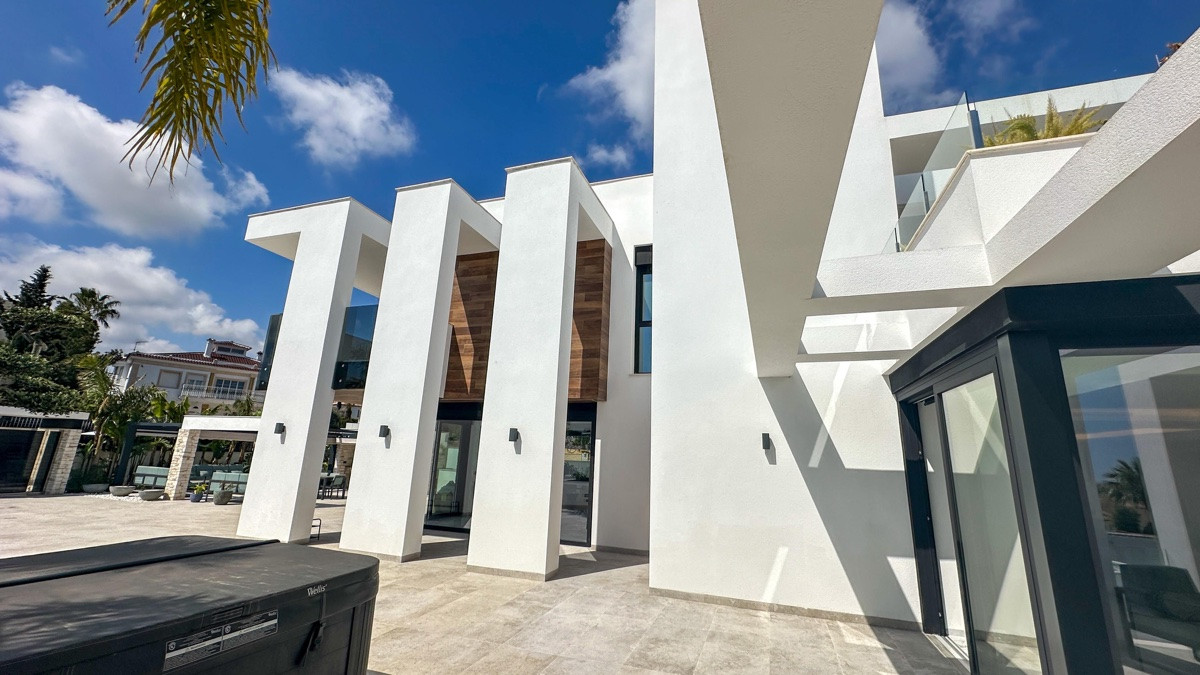 Property main view 33
