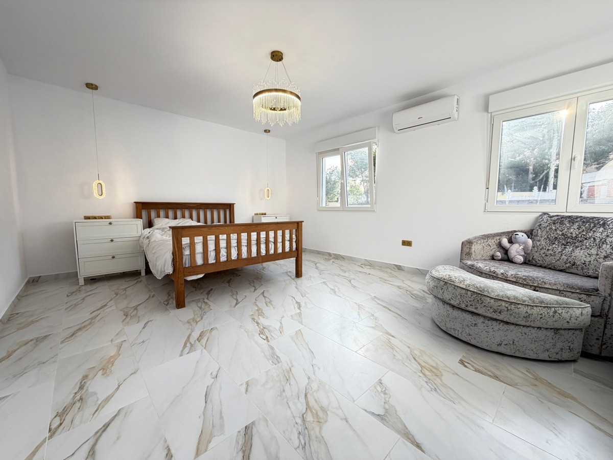 Huis te koop in Villamartin | 6 slaapkamers H5503180