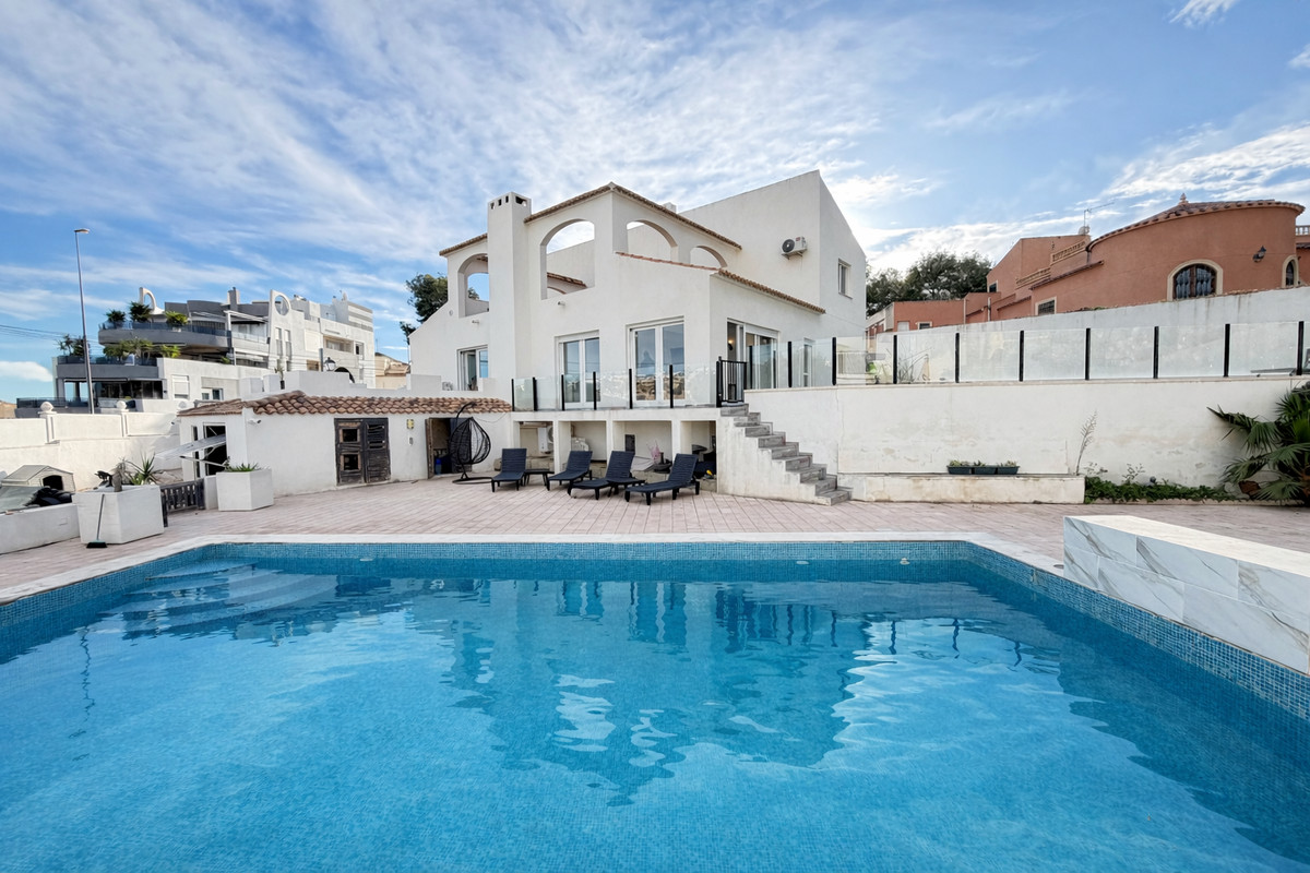 Huis te koop in Villamartin | 6 slaapkamers H5503180
