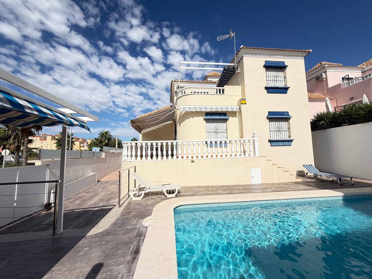 Huis te koop in Villamartin | 3 slaapkamers H5516344
