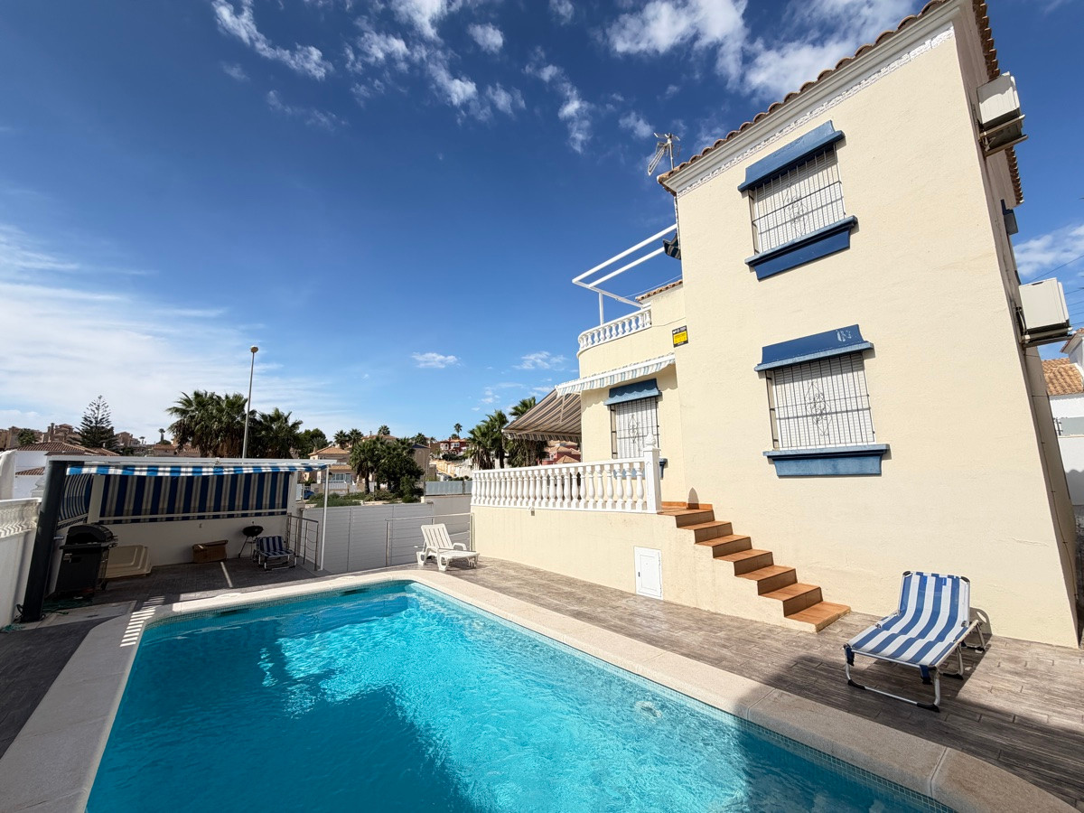 Huis te koop in Villamartin | 3 slaapkamers H5516344