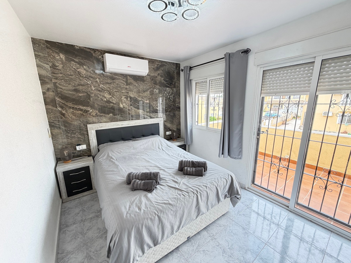 Huis te koop in Villamartin | 4 slaapkamers H5525179