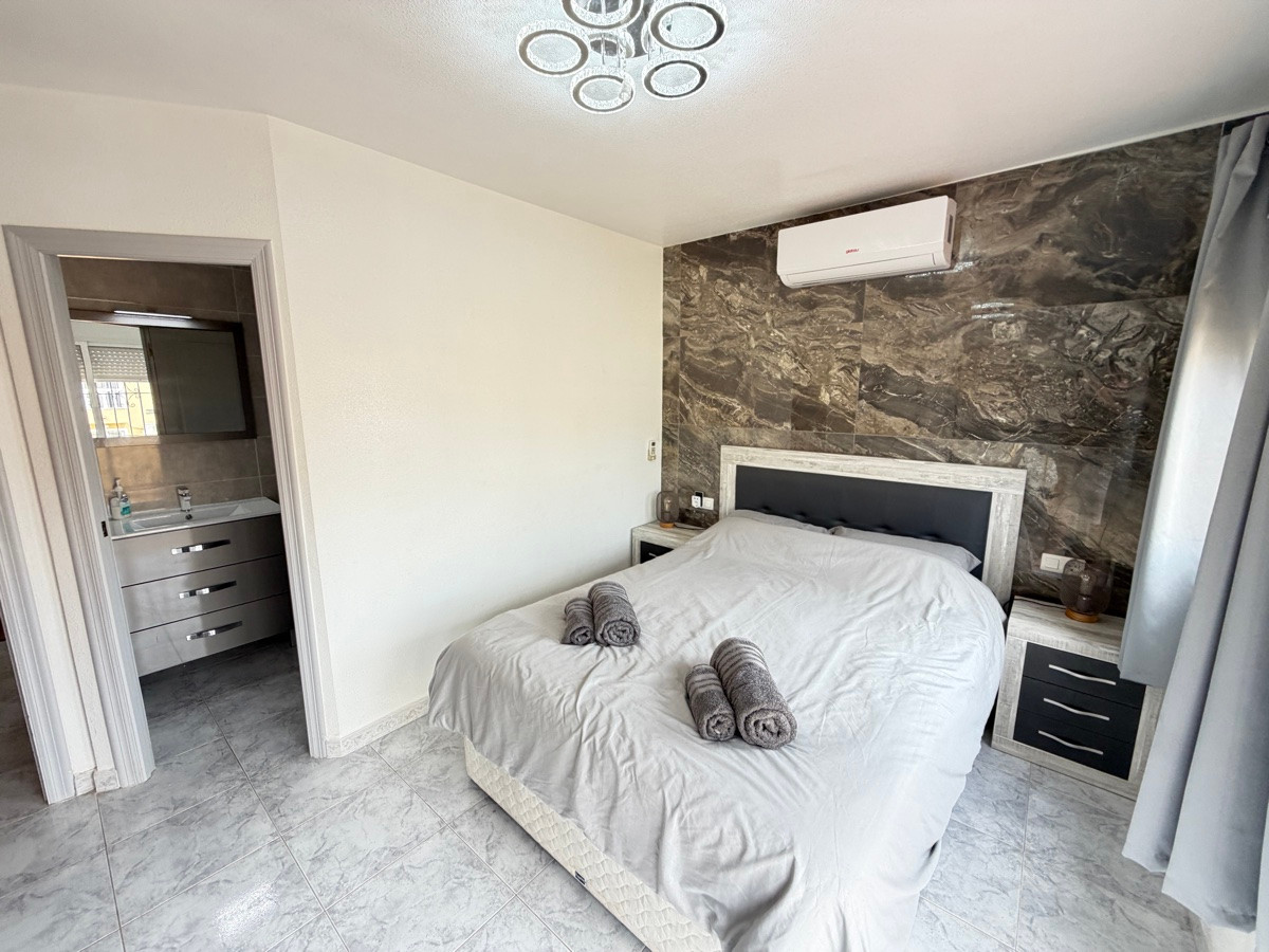 Huis te koop in Villamartin | 4 slaapkamers H5525179