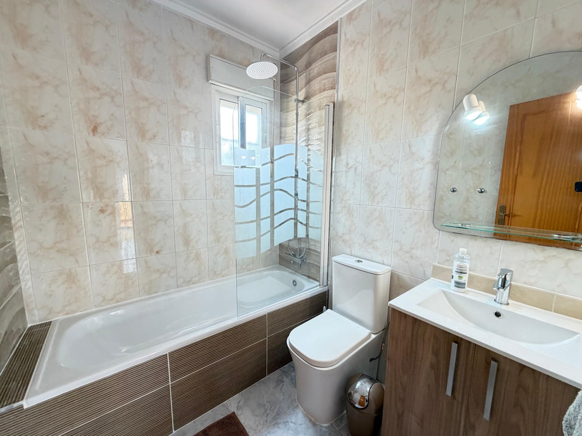 Huis te koop in Villamartin | 4 slaapkamers H5525179