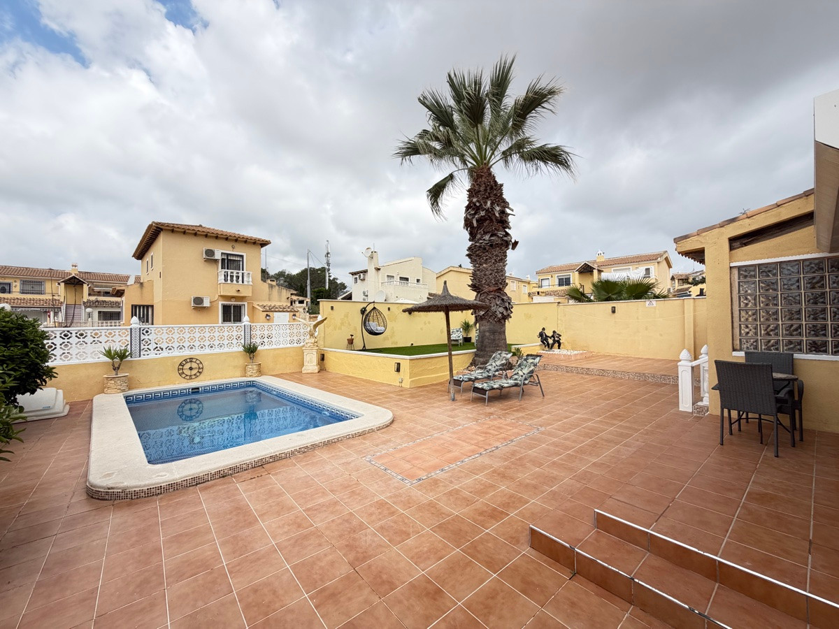 Huis te koop in Villamartin | 4 slaapkamers H5525179