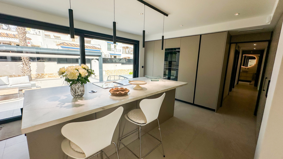 Huis te koop in Villamartin | 3 slaapkamers H5527216