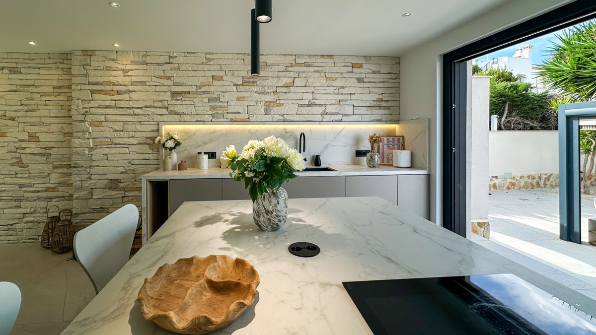 Huis te koop in Villamartin | 3 slaapkamers H5527216