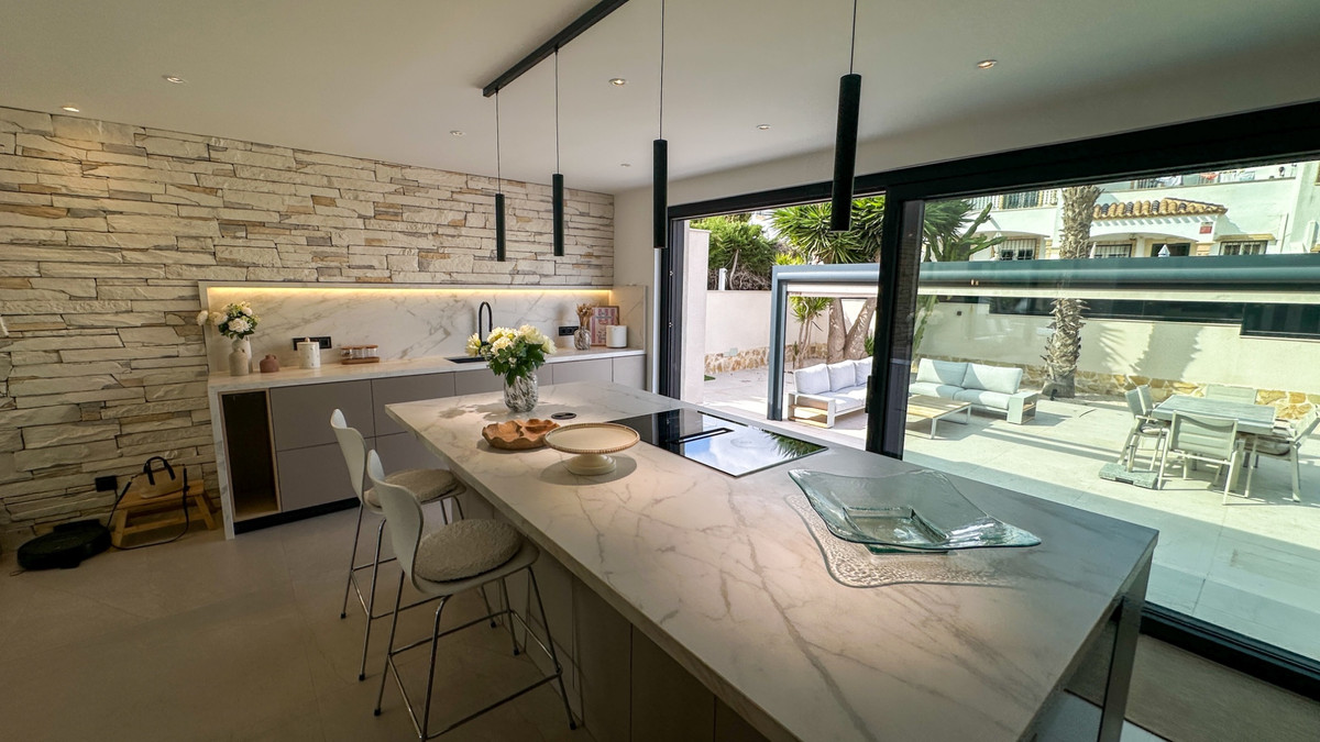 Huis te koop in Villamartin | 3 slaapkamers H5527216