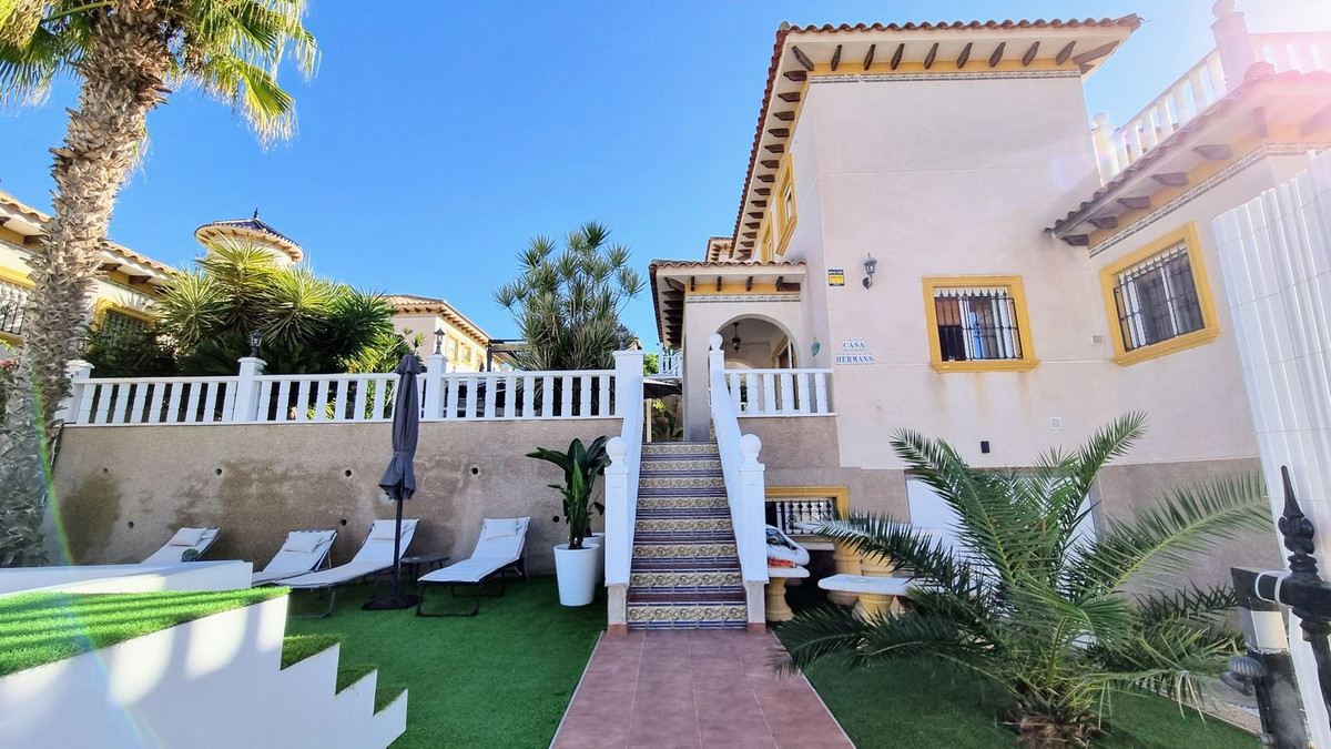 Huis te koop in Villamartin | 4 slaapkamers H5527726