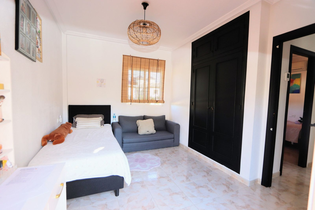 Huis te koop in Villamartin | 4 slaapkamers H5527726