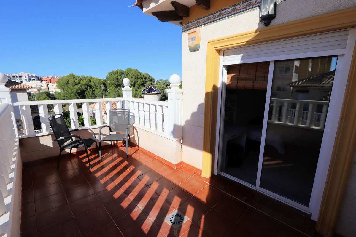 Huis te koop in Villamartin | 4 slaapkamers H5527726