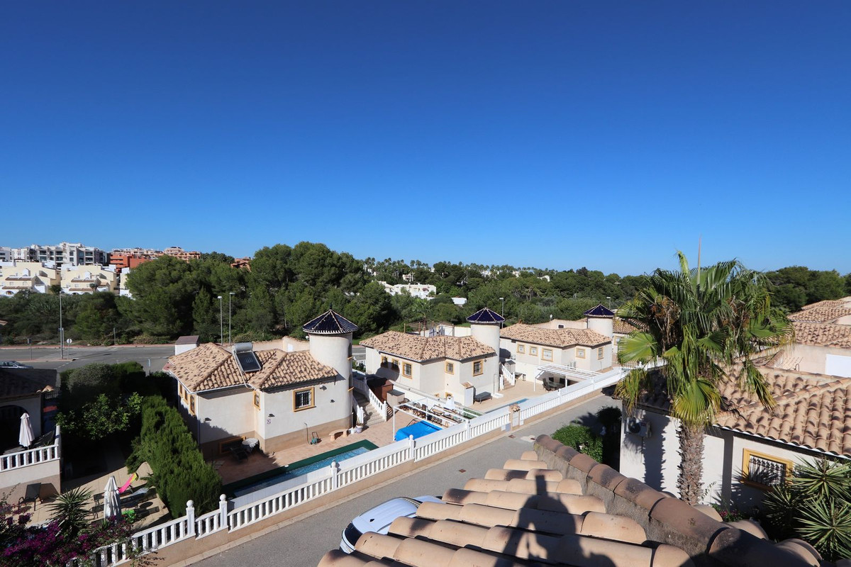 Huis te koop in Villamartin | 4 slaapkamers H5527726