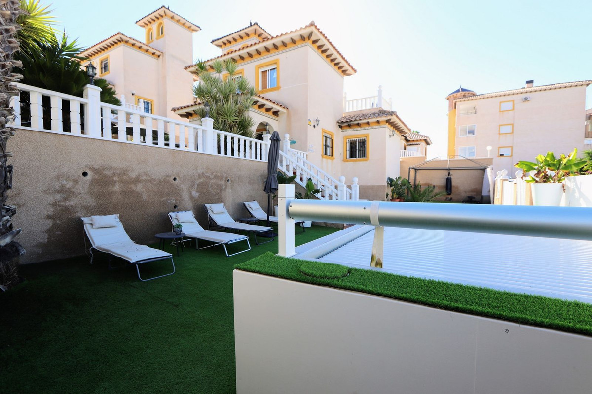 Huis te koop in Villamartin | 4 slaapkamers H5527726