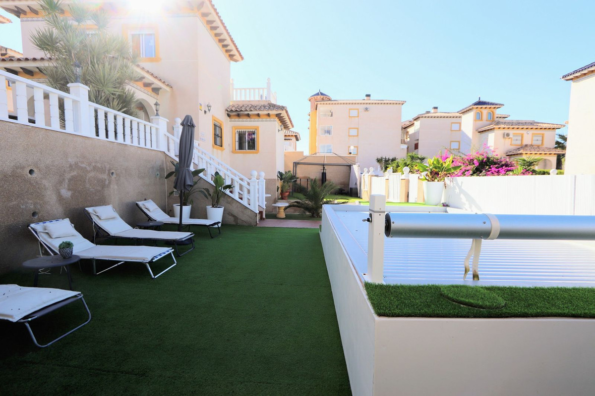 Huis te koop in Villamartin | 4 slaapkamers H5527726