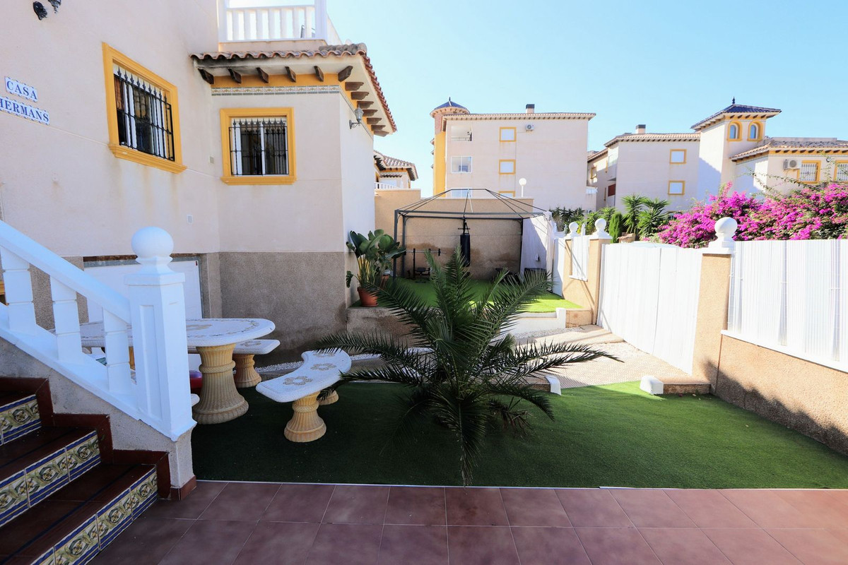 Huis te koop in Villamartin | 4 slaapkamers H5527726