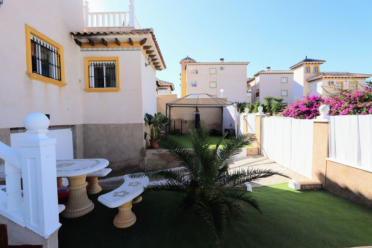 Huis te koop in Villamartin | 4 slaapkamers H5527726