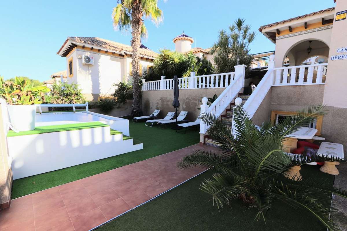 Huis te koop in Villamartin | 4 slaapkamers H5527726