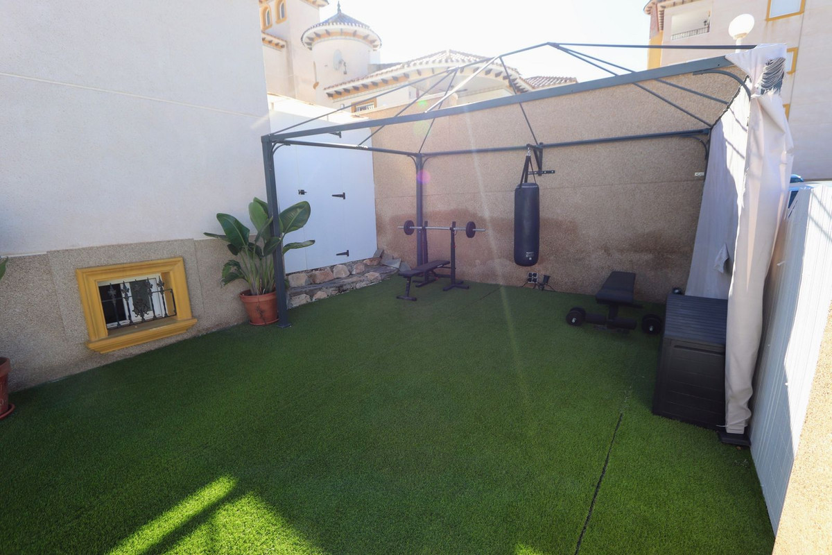 Huis te koop in Villamartin | 4 slaapkamers H5527726