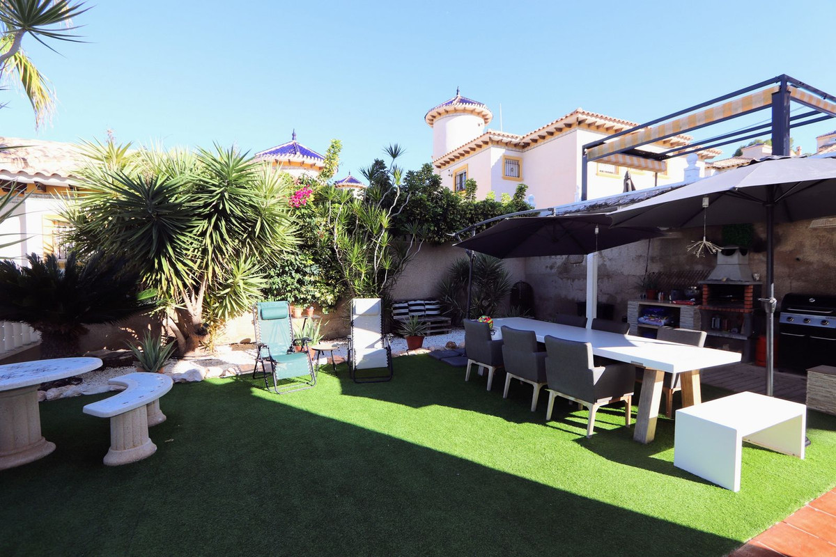 Huis te koop in Villamartin | 4 slaapkamers H5527726