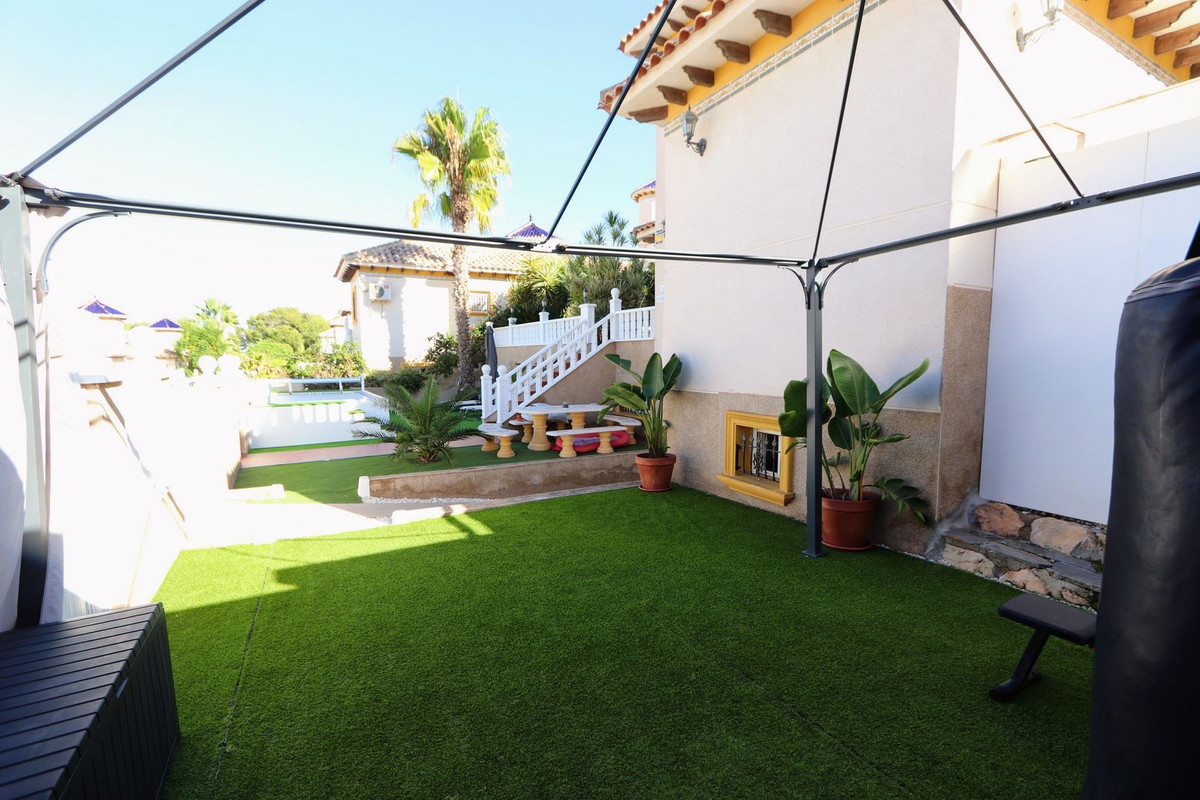 Huis te koop in Villamartin | 4 slaapkamers H5527726