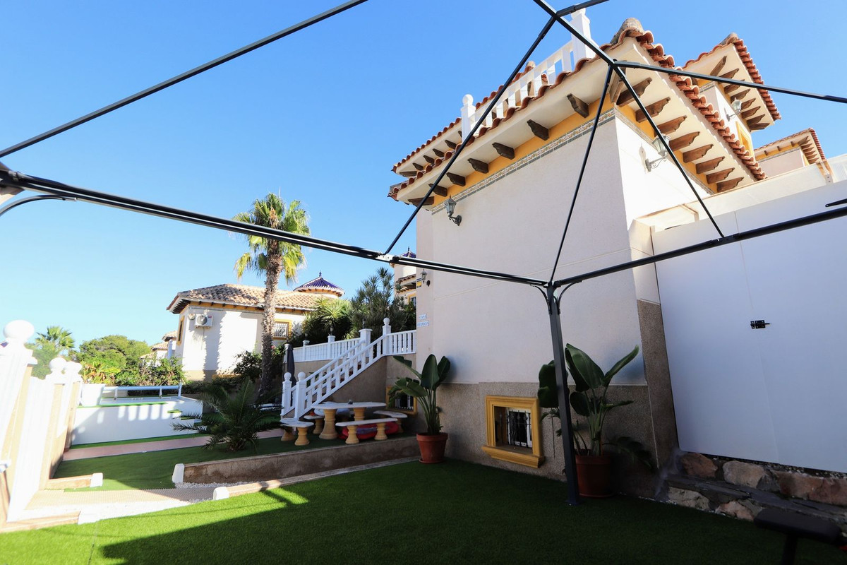 Huis te koop in Villamartin | 4 slaapkamers H5527726