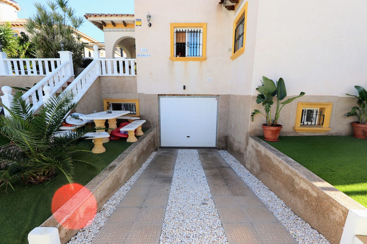 Huis te koop in Villamartin | 4 slaapkamers H5527726