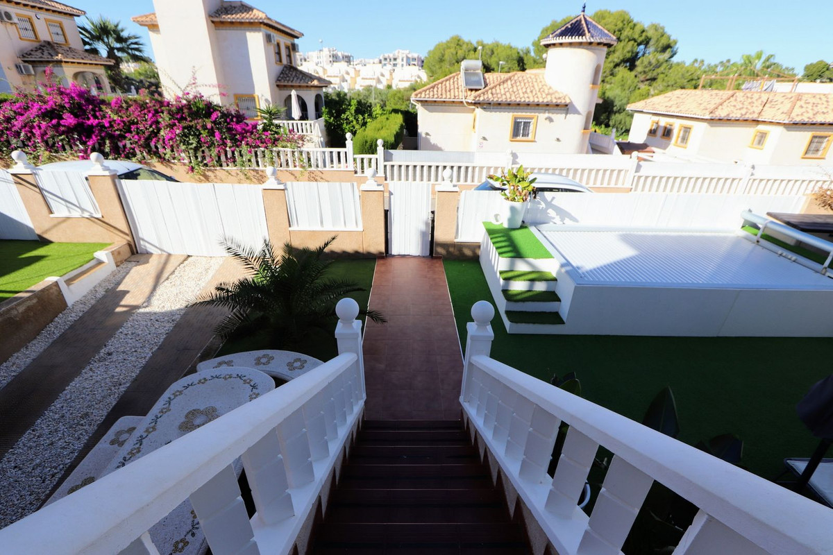 Huis te koop in Villamartin | 4 slaapkamers H5527726