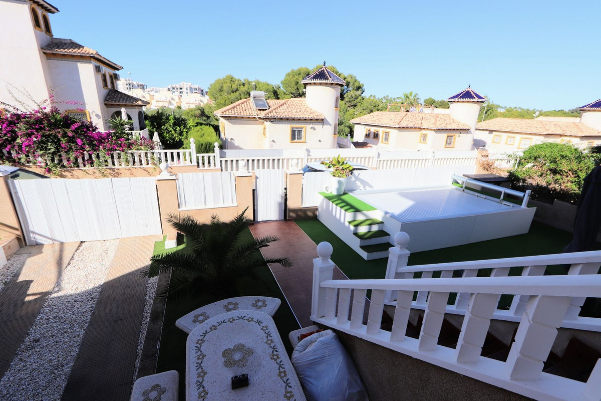 Huis te koop in Villamartin | 4 slaapkamers H5527726