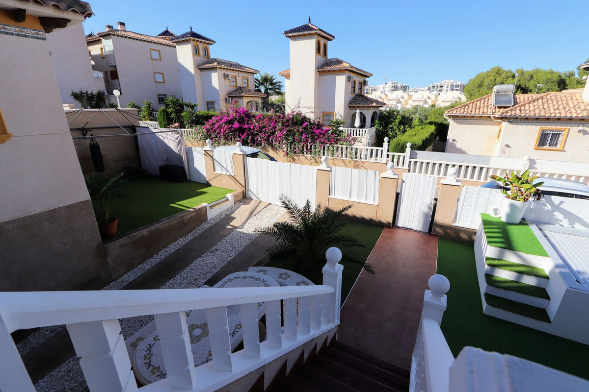 Huis te koop in Villamartin | 4 slaapkamers H5527726