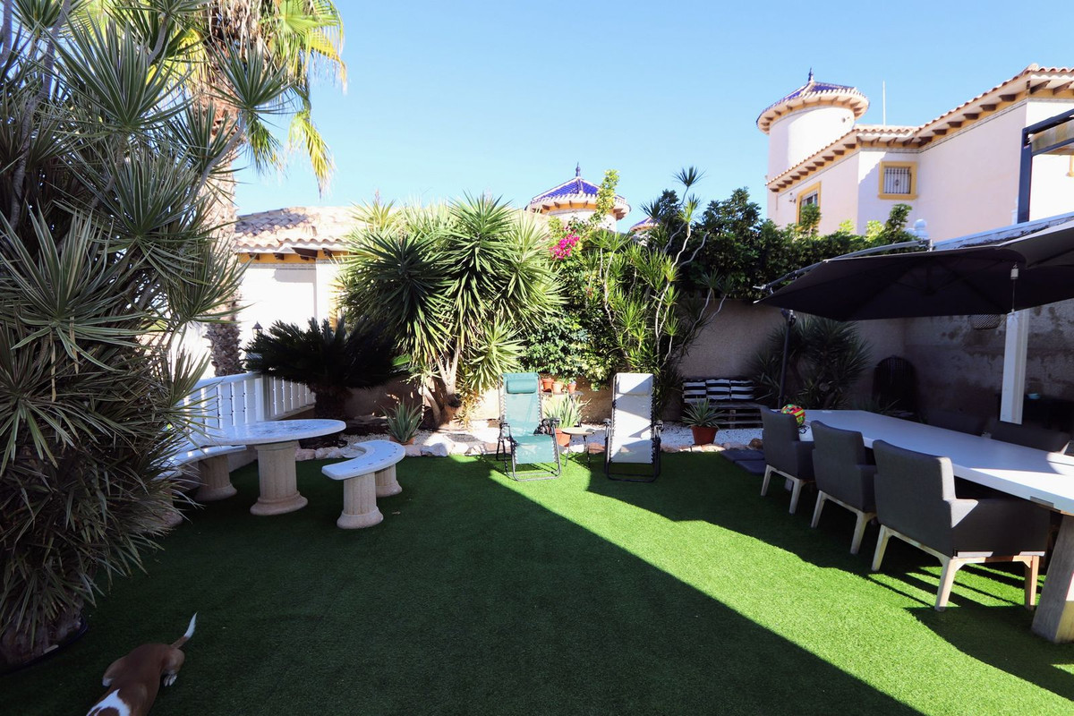 Huis te koop in Villamartin | 4 slaapkamers H5527726