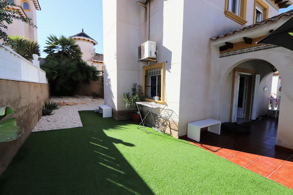 Huis te koop in Villamartin | 4 slaapkamers H5527726