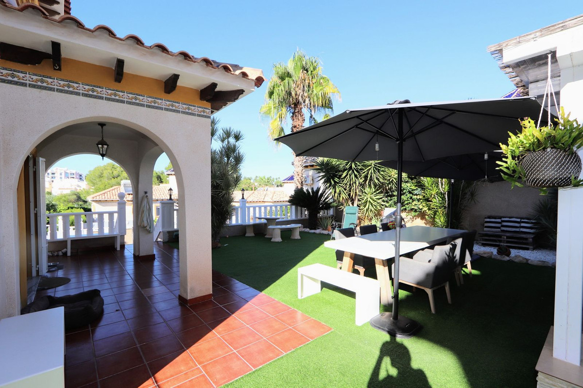 Huis te koop in Villamartin | 4 slaapkamers H5527726