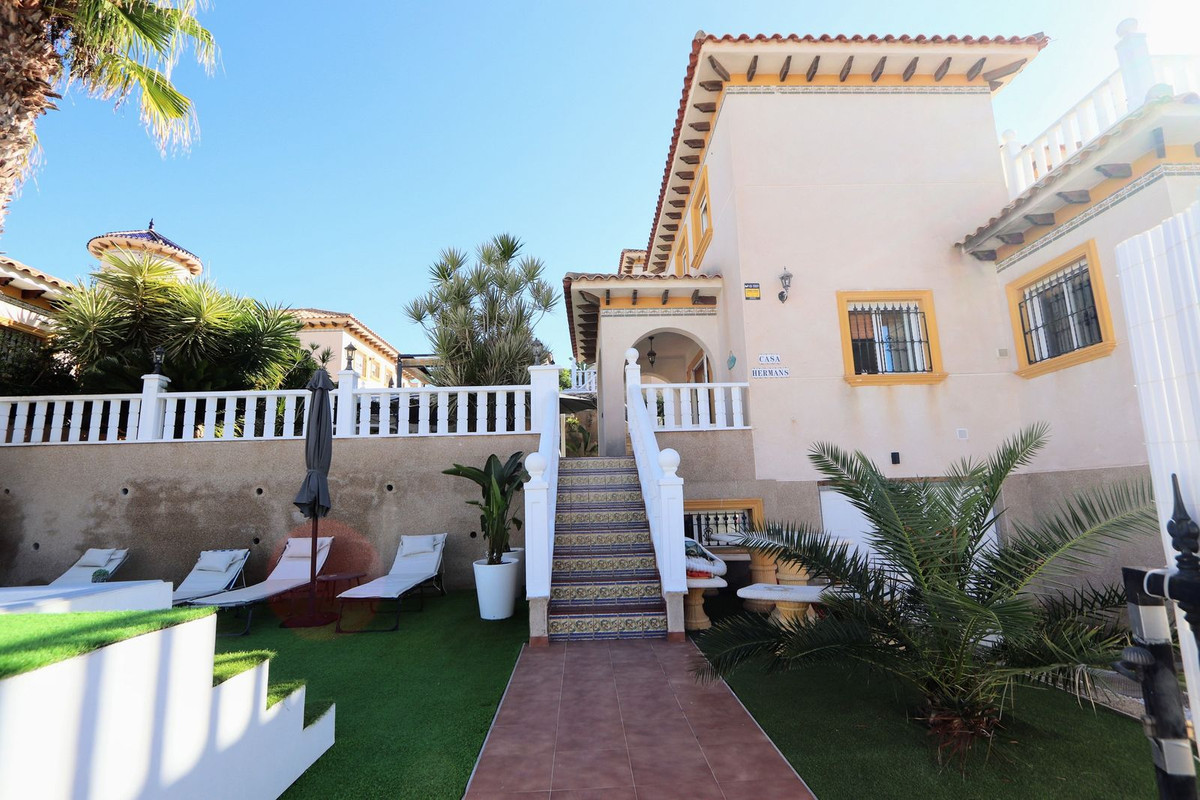 Huis te koop in Villamartin | 4 slaapkamers H5527726