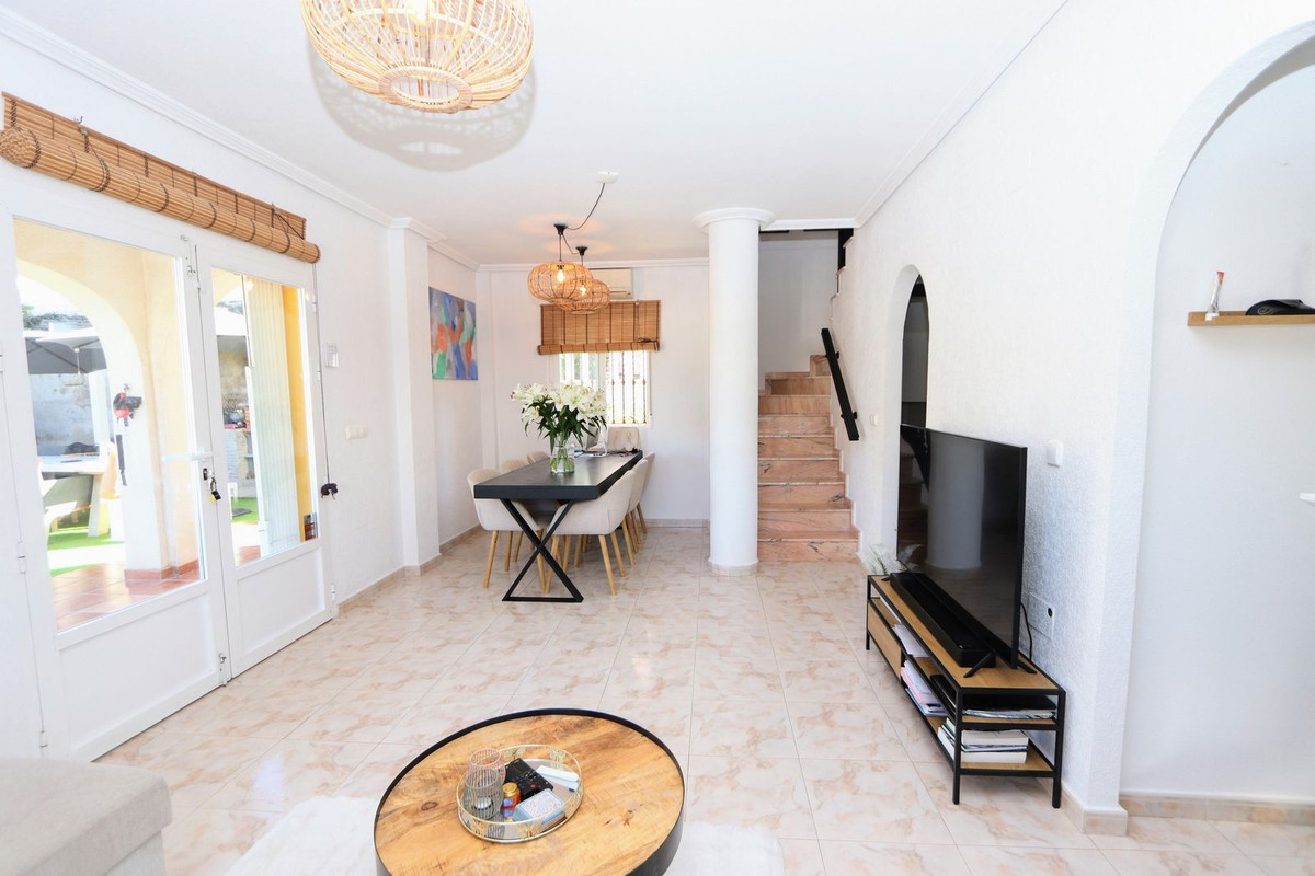 Huis te koop in Villamartin | 4 slaapkamers H5527726