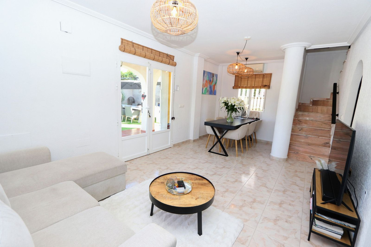 Huis te koop in Villamartin | 4 slaapkamers H5527726